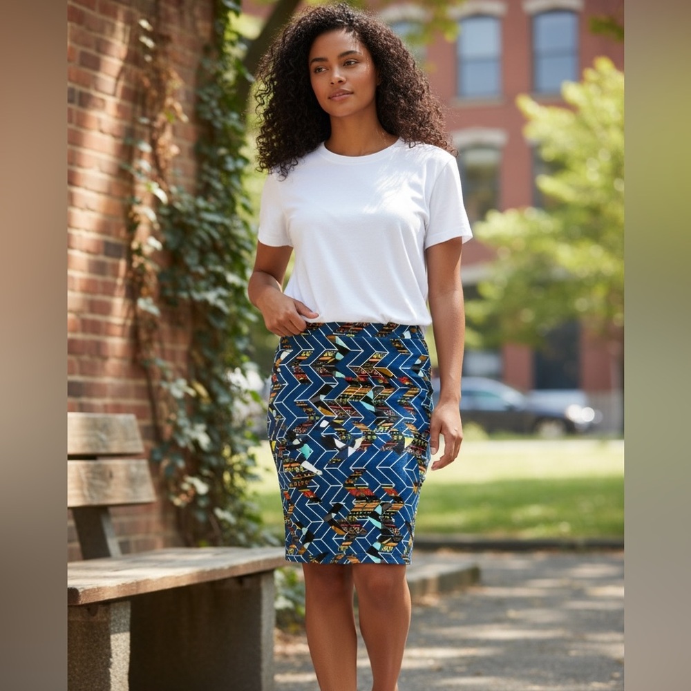 LuLaRoe NWOT stretch pencil skirt retro print L
